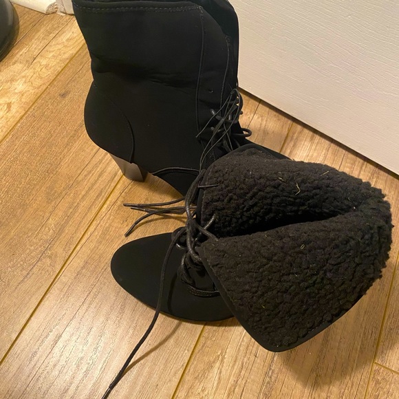 Black Booties. Size 7.5 brand new - Picture 1 of 2